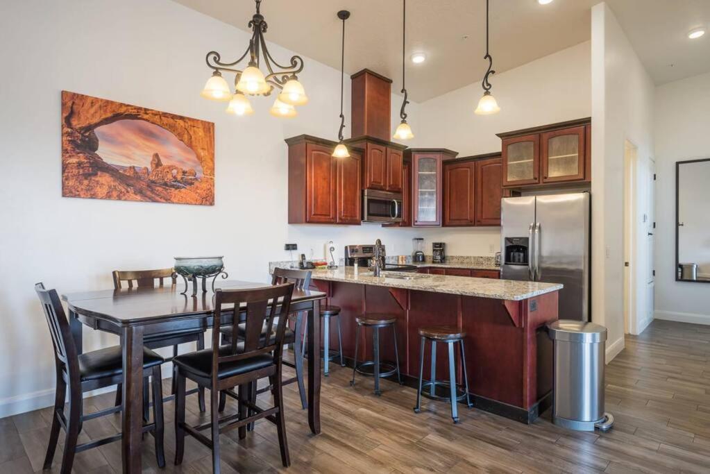 Luxury Downtown Rental - La Dolce Vita Villa #3 Moab Εξωτερικό φωτογραφία